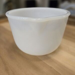 Milk Glass Glasbake for Sunbeam